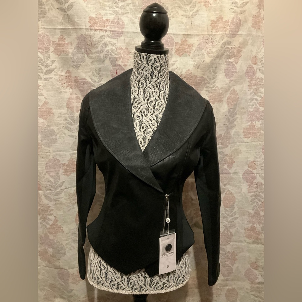 Buffbunny Black Women's Khalessi Coat with Textured Collar
